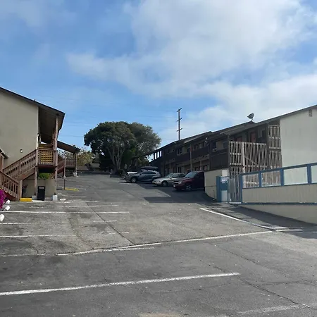 Monterey Fairgrounds Inn-3